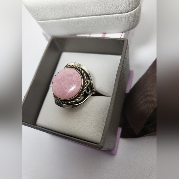 Ring - With natural, flat pink stone - Picture 1 of 6
